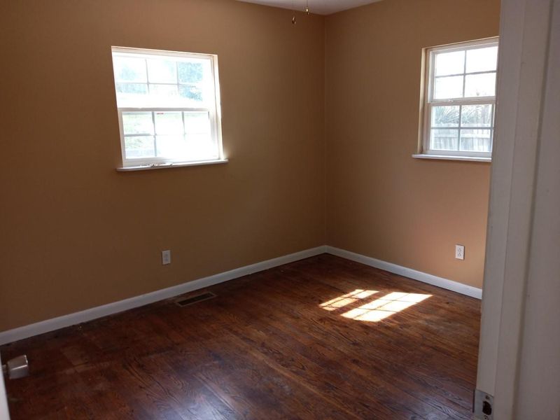 904 E Elm St, Lafollette, TN 37766