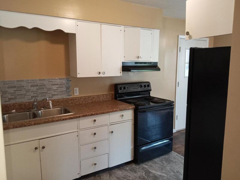 904 E Elm St, Lafollette, TN 37766