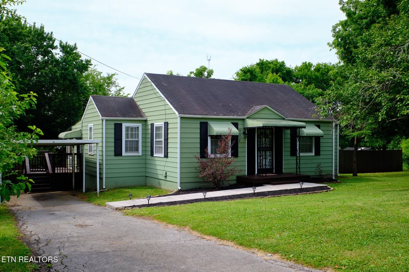 904 Henrietta Dr, Knoxville, TN 37912