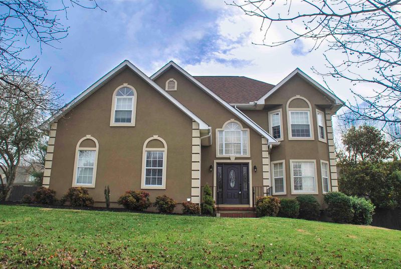 904 N Meadows Blvd, Knoxville, TN 37938