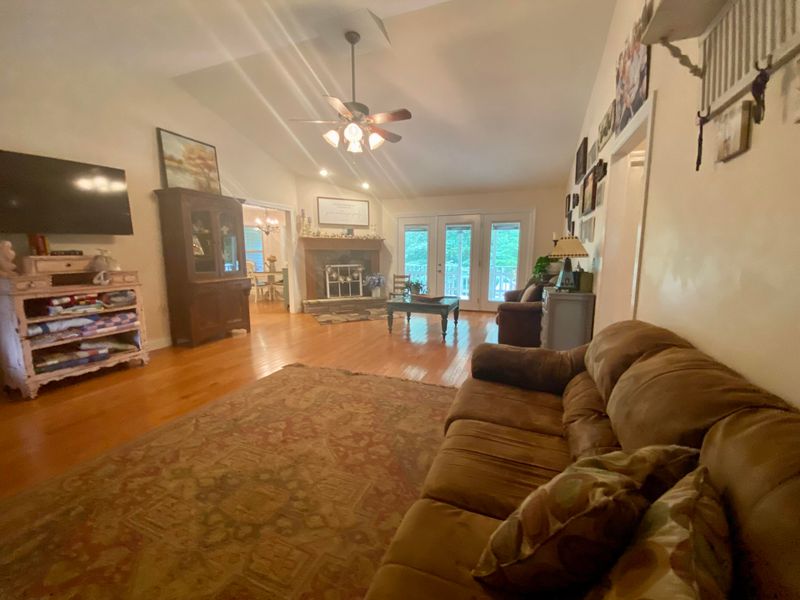904 Summerwind Dr, Crossville, TN 38571