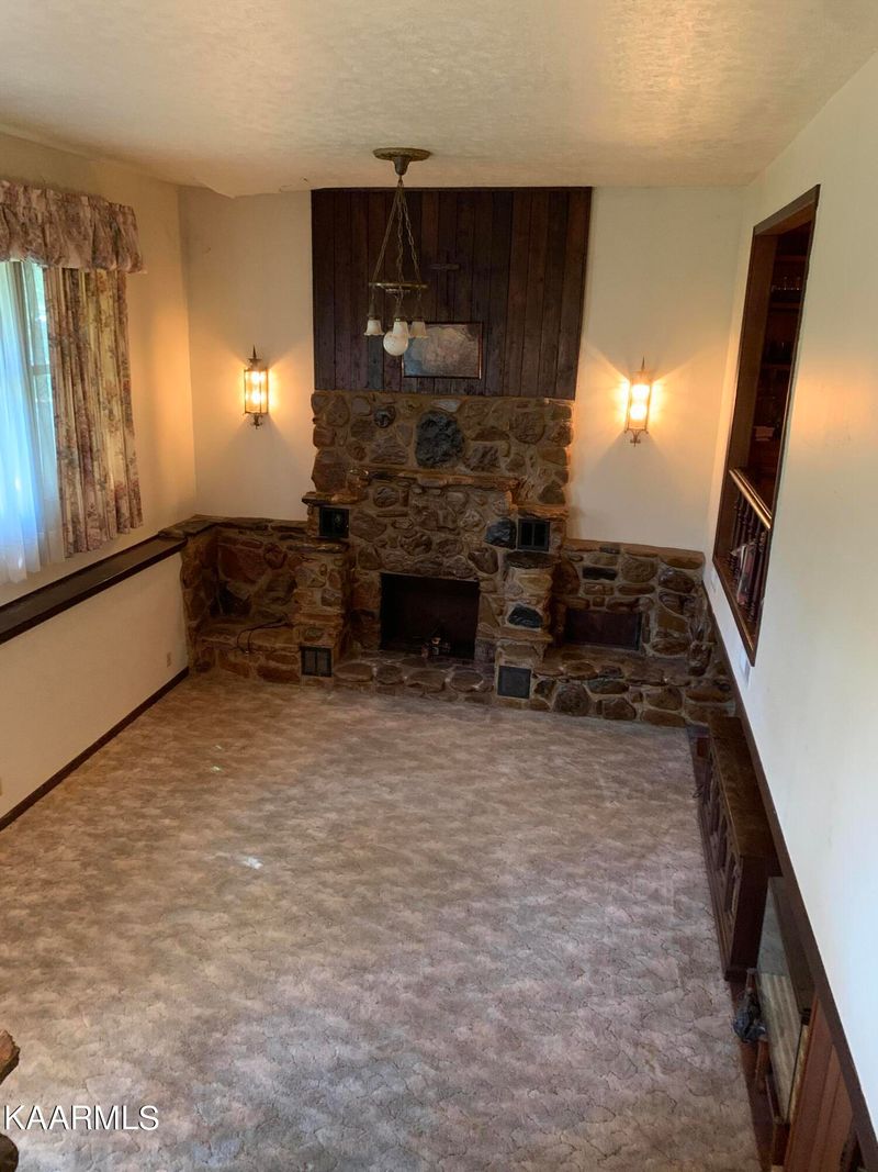 904 Swan Pond Circle Rd, Harriman, TN 37748