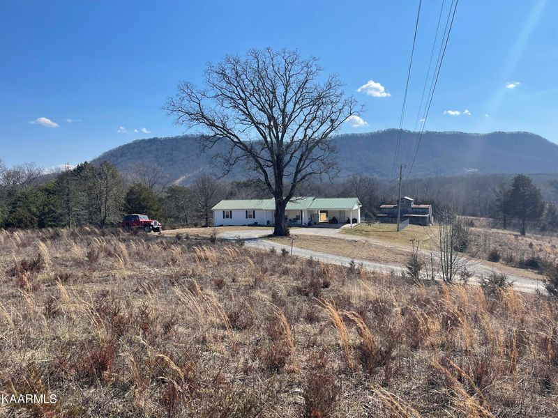 9045 Bud Hawkins Rd, Corryton, TN 37721