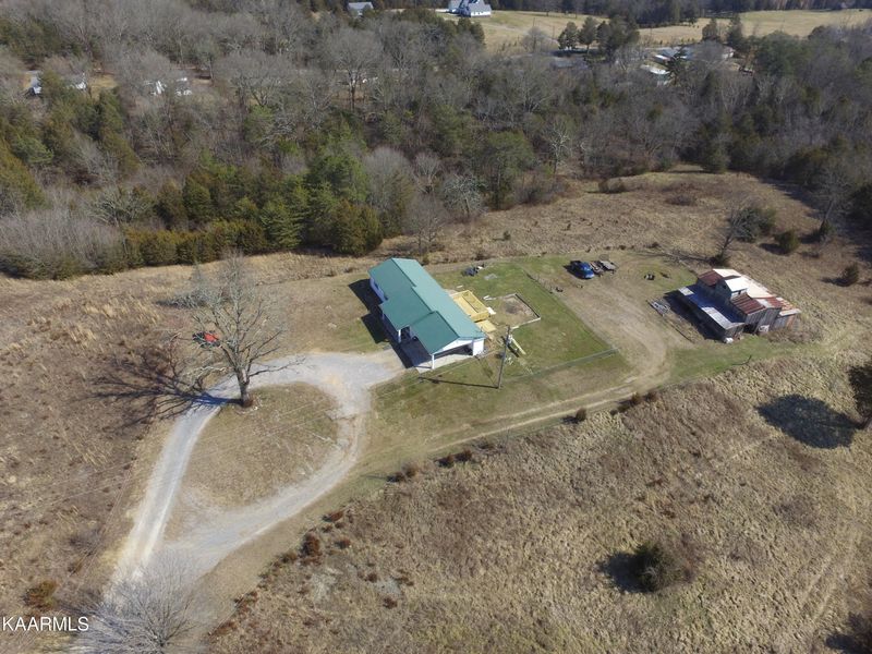 9045 Bud Hawkins Rd, Corryton, TN 37721