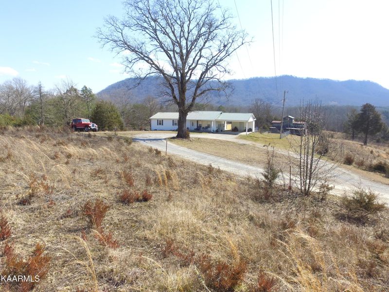 9045 Bud Hawkins Rd, Corryton, TN 37721