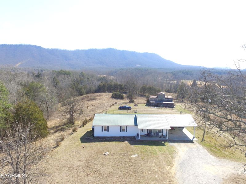 9045 Bud Hawkins Rd, Corryton, TN 37721