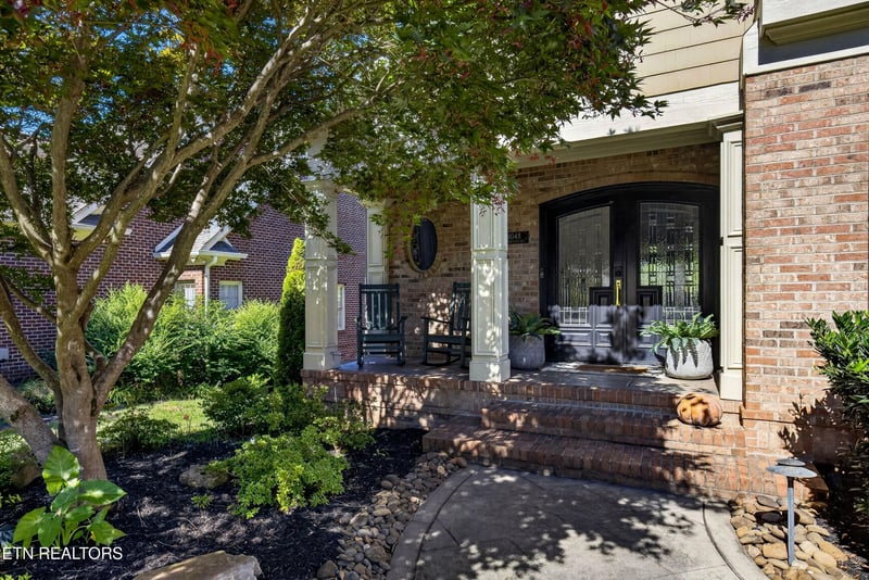 9048 Legends Lake Ln, Knoxville, TN 37922