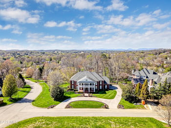 9049 Grey Pointe Dr, Knoxville, TN 37922