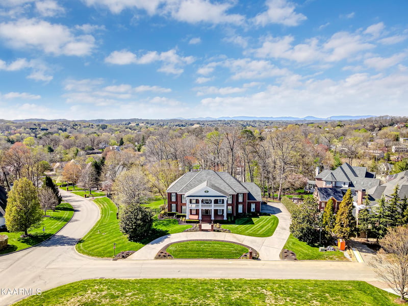 9049 Grey Pointe Dr, Knoxville, TN 37922