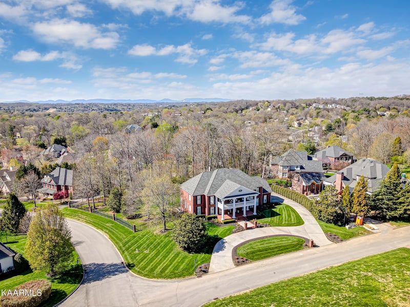 9049 Grey Pointe Dr, Knoxville, TN 37922