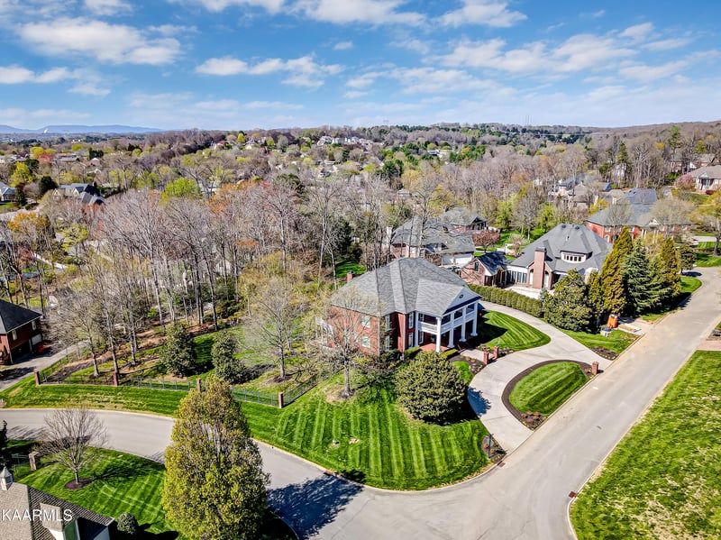 9049 Grey Pointe Dr, Knoxville, TN 37922