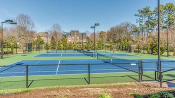 9049 Grey Pointe Dr, Knoxville, TN 37922