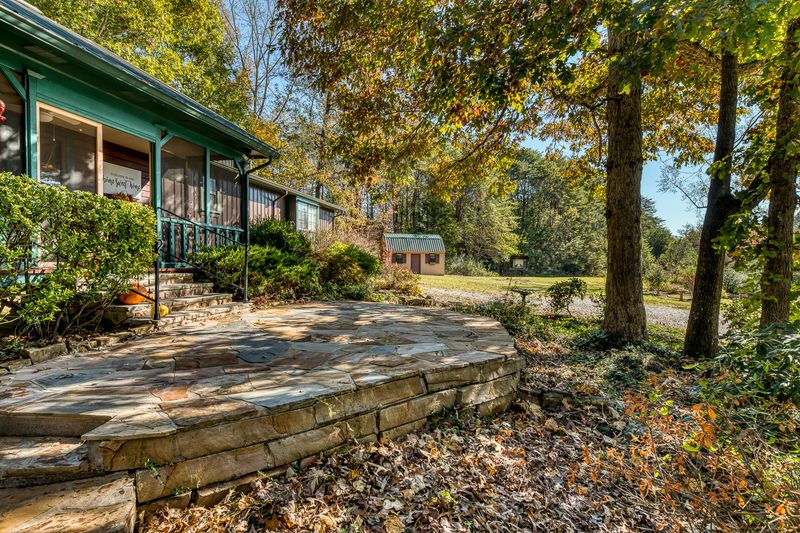 905 County Road 655, Athens, TN 37303