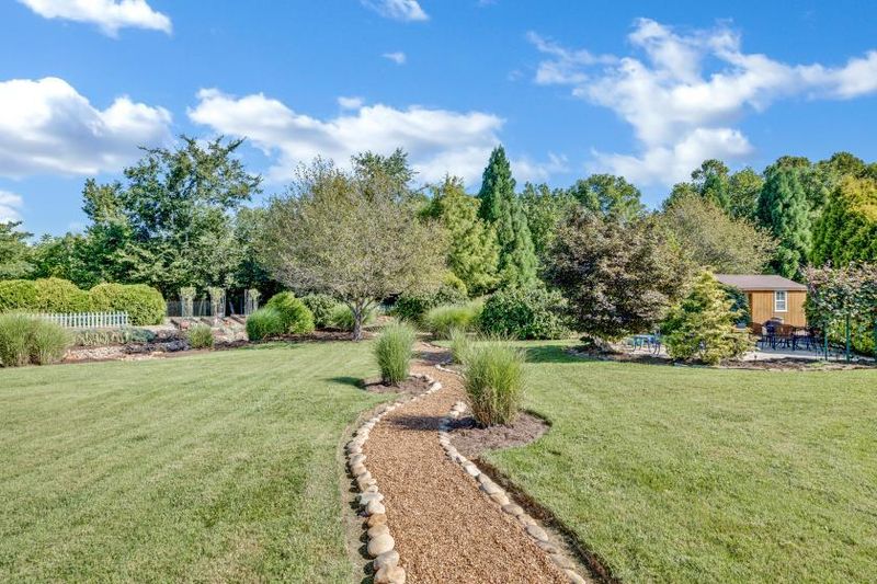 905 Harris Hollow Rd, Seymour, TN 37865