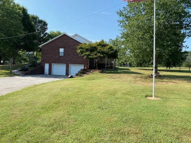 905 Hawkins Rd, Sweetwater, TN 37874