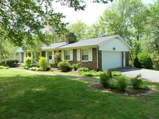 905 Irwin Rd, Powell, TN 37849