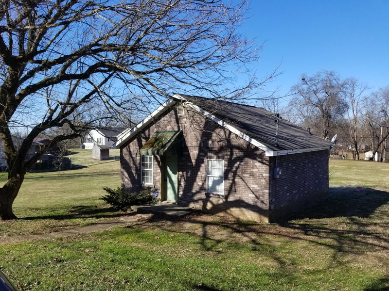 905 SW Spring Dr, Knoxville, TN 37920