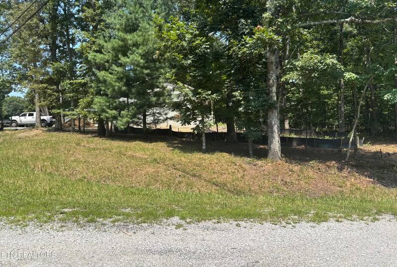 9057 Weketa Dr, Crossville, TN 38572