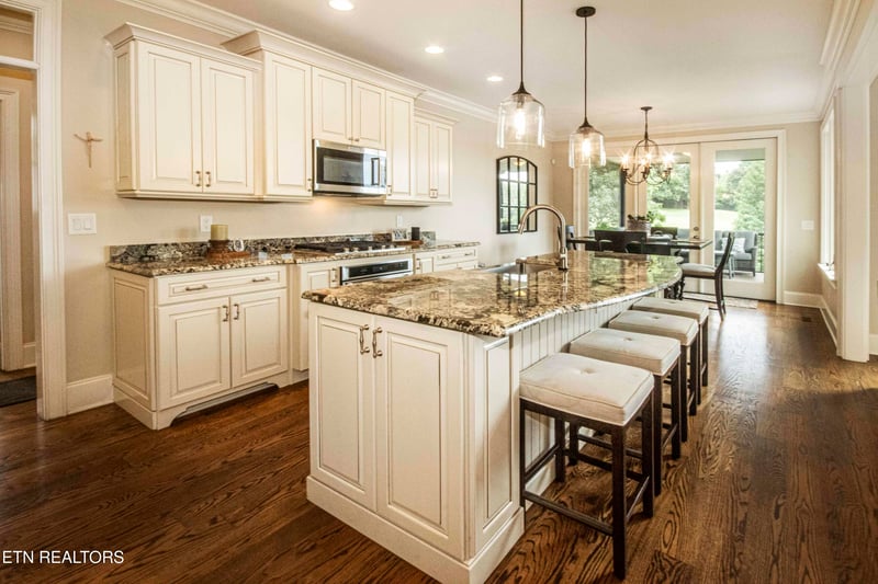 906 Broken Shaft Ln, Knoxville, TN 37922
