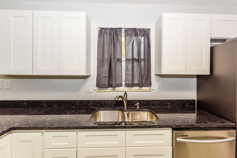 906 Dayton Dr, Seymour, TN 37865