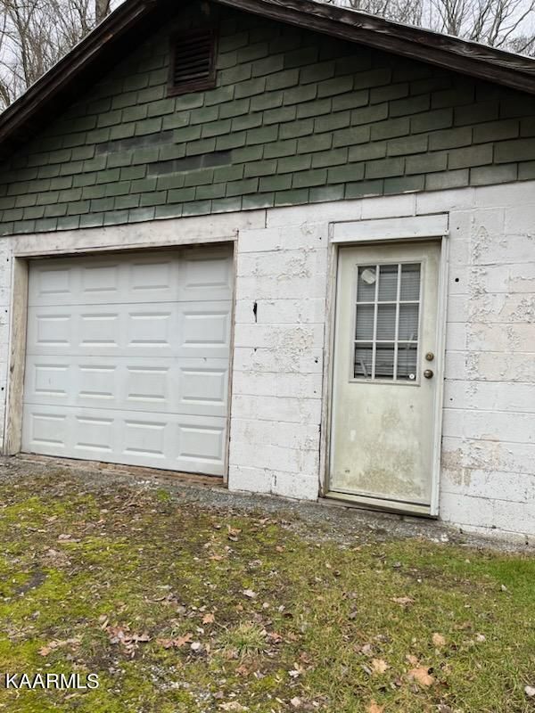 906 Knox Hollow Rd, Lafollette, TN 37766