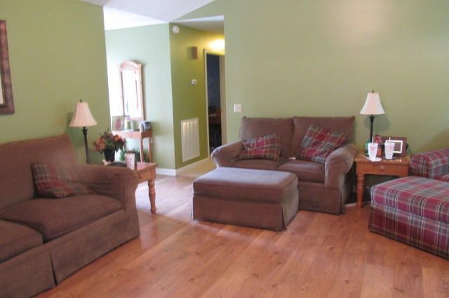 906 Mockingbird Dr, Crossville, TN 38555