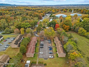 906 Old Reservoir Rd, Maryville, TN 37804