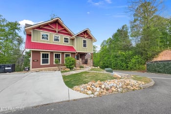 906 Whittlers Way, Gatlinburg, TN 37738