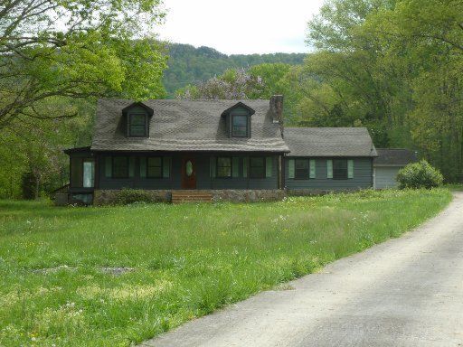 9067 Bud Hawkins Rd, Corryton, TN 37721