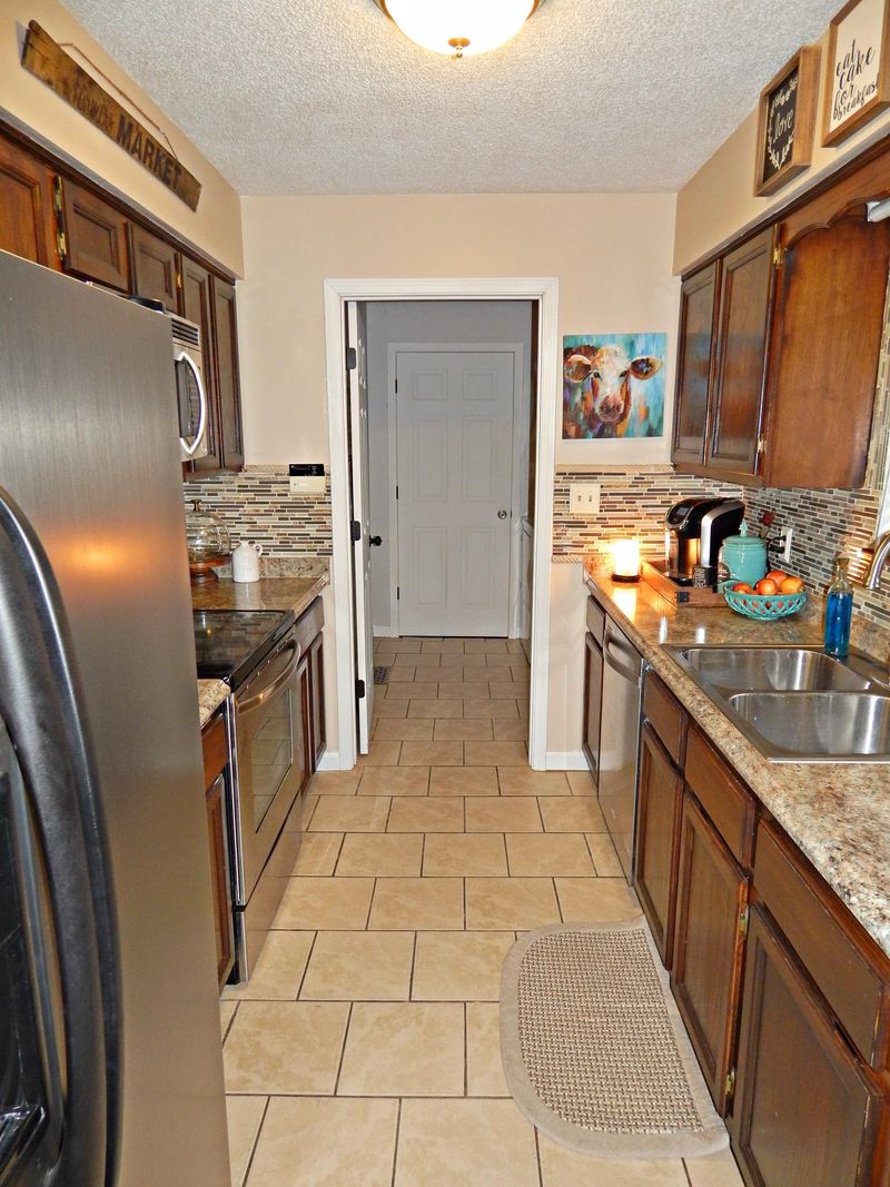 907 Eagle Den Dr, Seymour, TN 37865