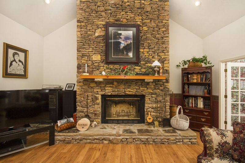 907 Eagle Nest Rd, Kodak, TN 37764