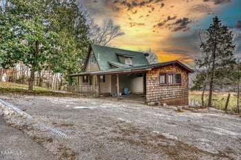 907 Flat Hollow Marina Rd, Speedwell, TN 37870