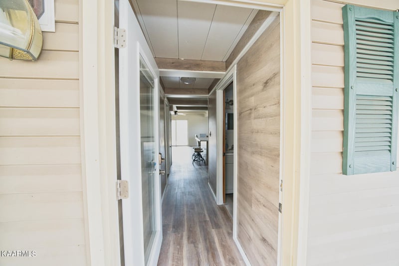 907 Flat Hollow Marina Rd, Speedwell, TN 37870