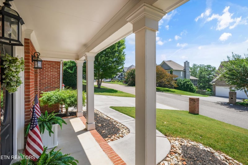 907 Garrison Ridge Blvd, Knoxville, TN 37922