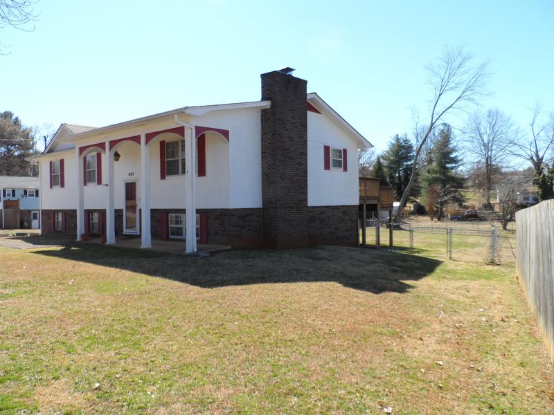907 Griselda Dr #3, Maryville, TN 37803