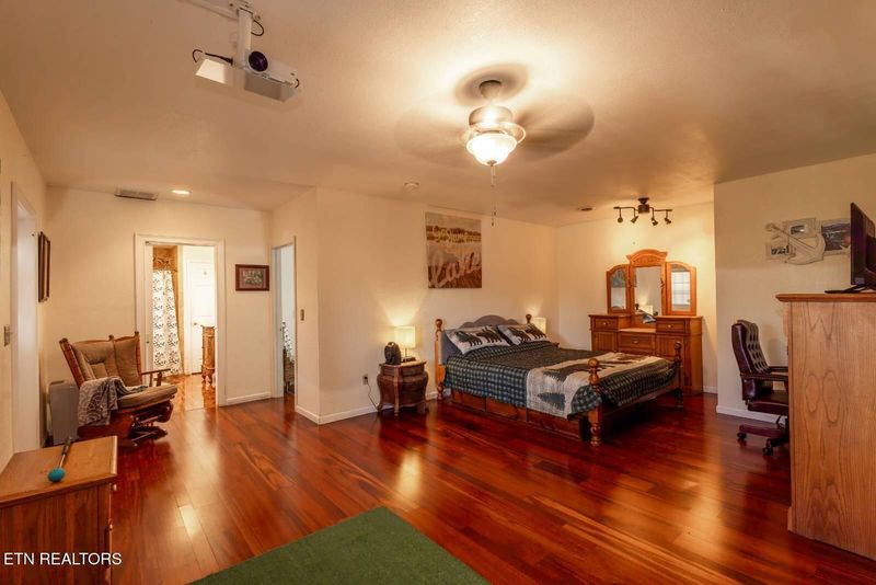 907 Present Way, Sevierville, TN 37876