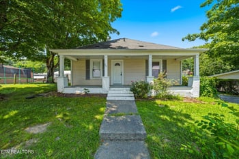 907 W 2nd Ave, Lenoir City, TN 37771