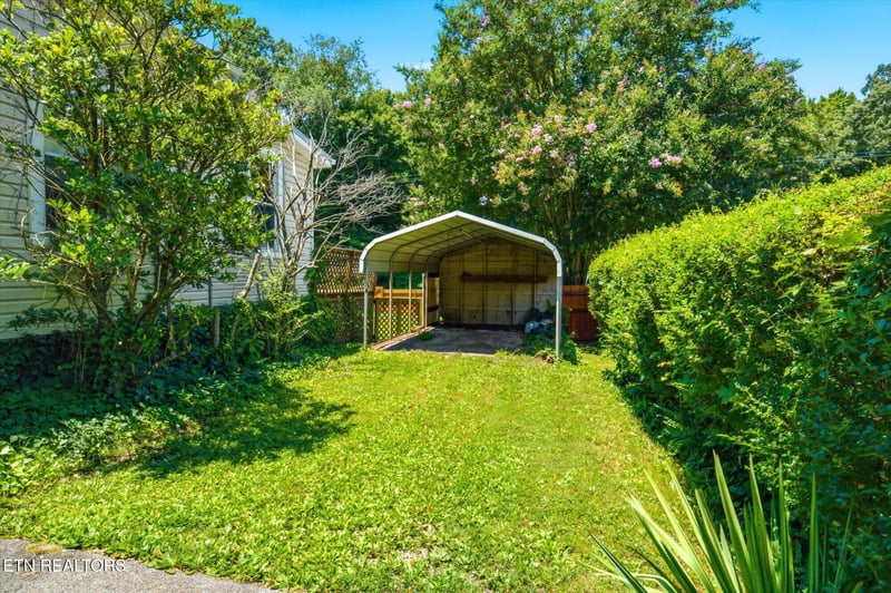 907 W 2nd Ave, Lenoir City, TN 37771