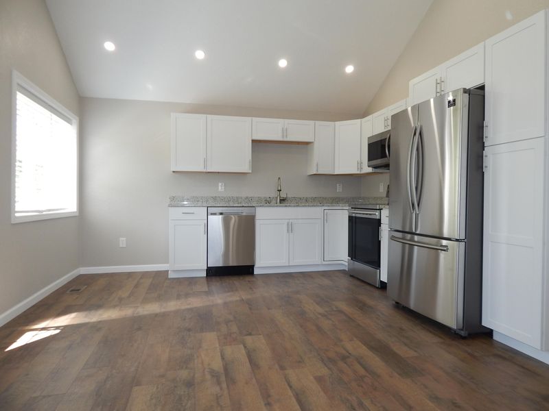 907 Wilson Rd, Oliver Springs, TN 37840