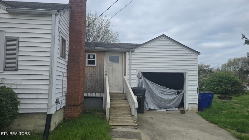 908 Crescent St, Morristown, TN 37813