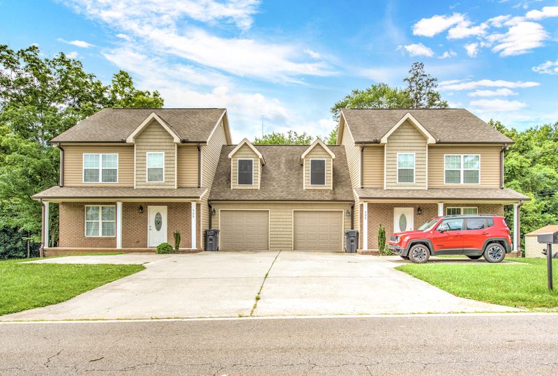 908 E Inskip Dr, Knoxville, TN 37912