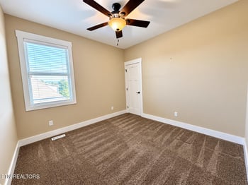 908 Montgomery Ln, Maryville, TN 37803