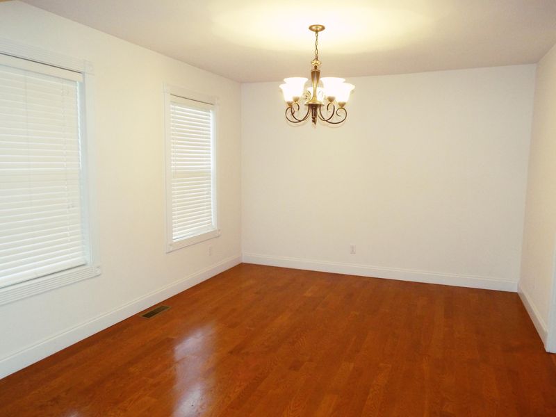 908 Saint Johns Dr, Maryville, TN 37801