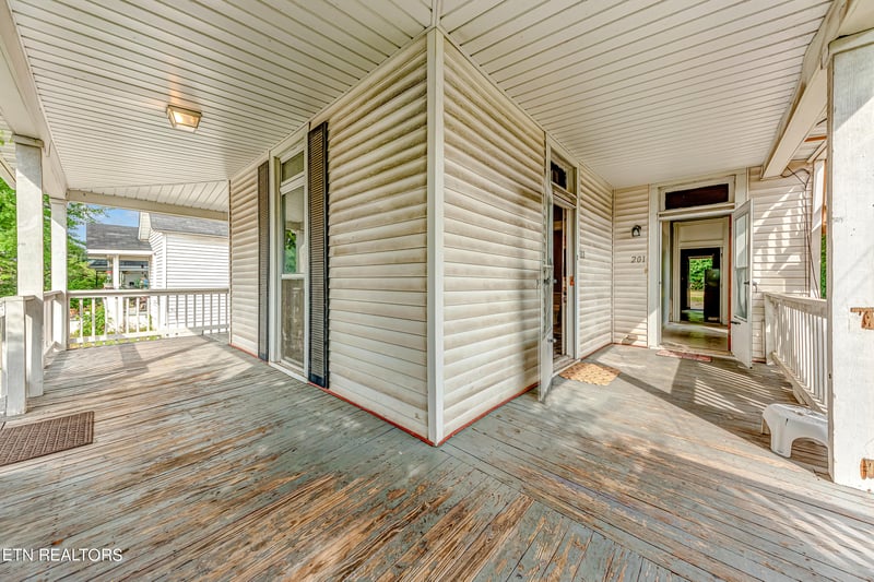 909 Atlantic Ave, Knoxville, TN 37917