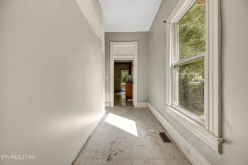 909 Atlantic Ave, Knoxville, TN 37917