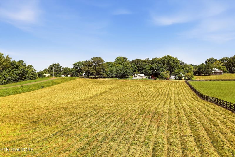 909 County Rd #053.00, Etowah, TN 37331