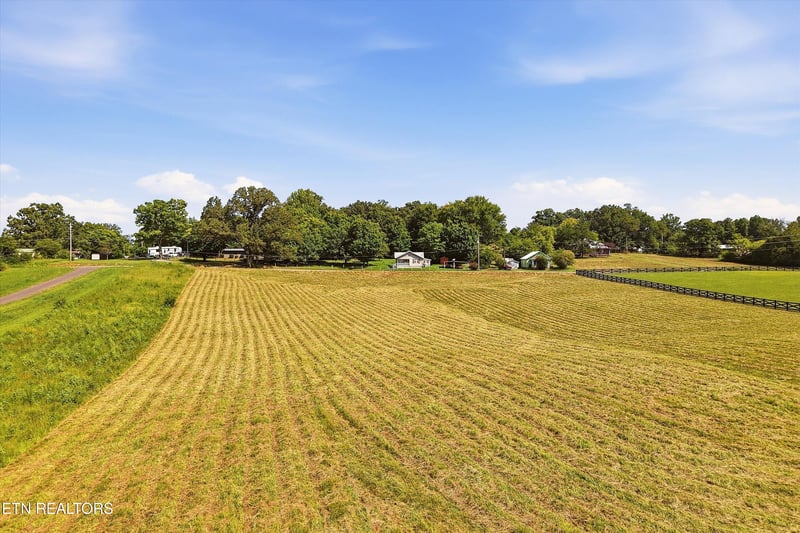 909 County Rd #053.00, Etowah, TN 37331