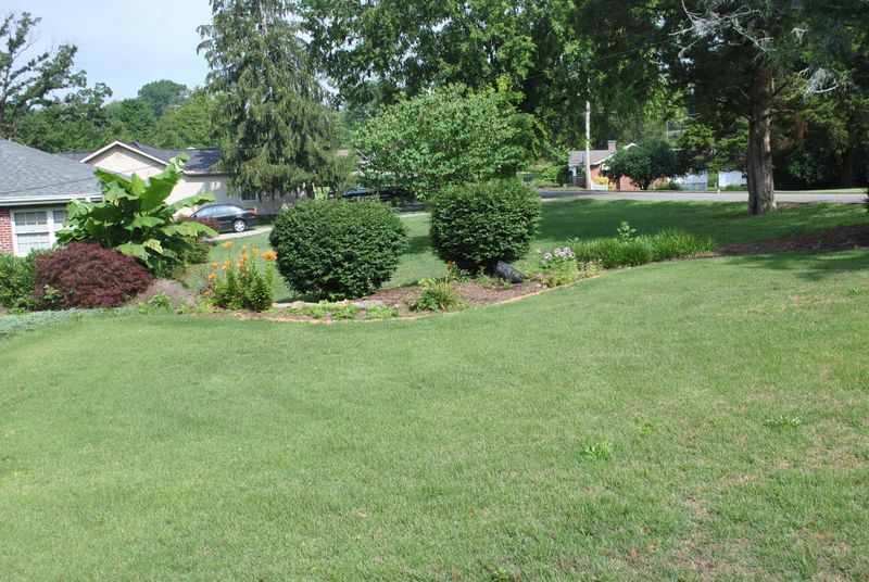 909 Eagle Bend Rd, Clinton, TN 37716