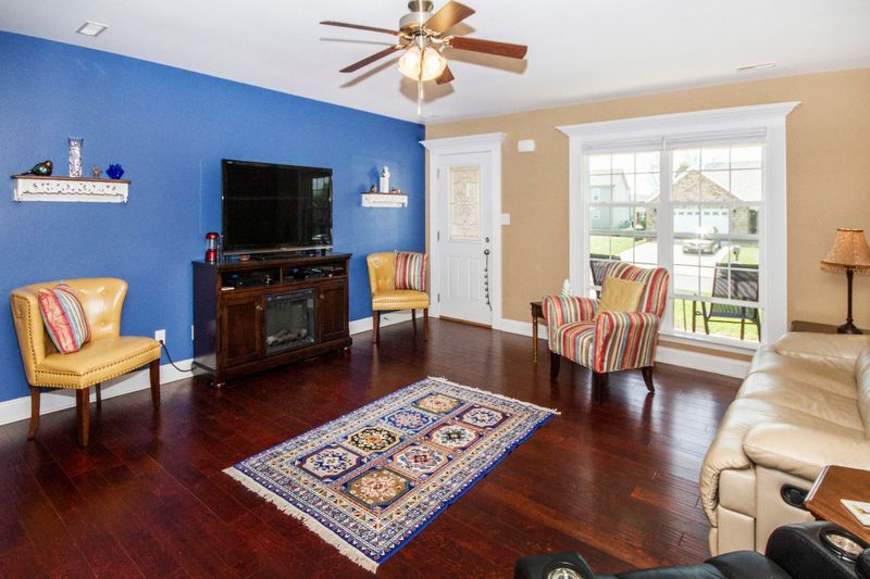 909 Evelyn Dr, Loudon, TN 37774