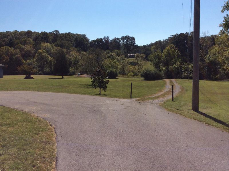909 NW Ridgeview Dr, Clinton, TN 37716